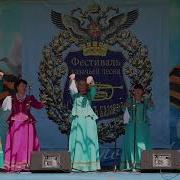 Зрела Вишня Алая В Саду Толь На Счастье То Ли На Беду