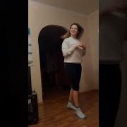 Девушка Крутит Попой На Камеру Под Музыку Booty Dance