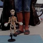Марионетка Скелет Танцует И Поет Puppet Singing And Dancing