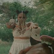 Yemi Alade Dancina