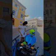 Девушка В Синем Платье
