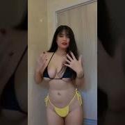 Di Goyang Di Atas Pangung Crot