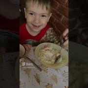 Не Хочет Кушать Кашу А Мама Лает А Мама Лает Лает