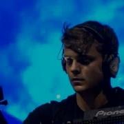 Avicii Martin Garrix Waiting For Love