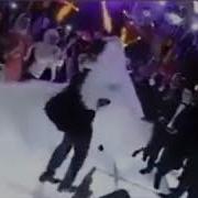 اجمل حضن بين عريس وعروسه ارجو الاشتراك في القناه