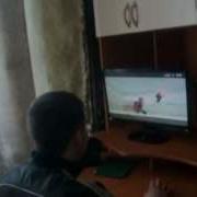 Пацан Играет В Кс Первый Раз