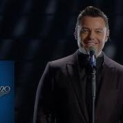 Sanremo 2020 Tiziano Ferro Canta Almeno Tu Nell Universo