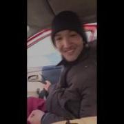 Казах Имитирует Звуки Авто
