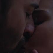 Kriti Sanon Hot Kissing Scene