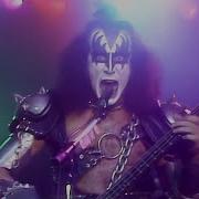 Kiss I Love It Loud Official Music Video