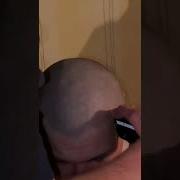 Стричет Парня Девушка Ииз Армий