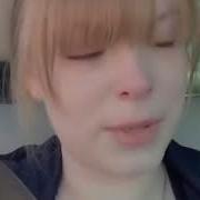 Парень Успокаивает Плачущую Девушку