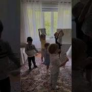 У Кого В Руках Платочек Тот Пойдёт Ко Мне В Кружочек Скачать