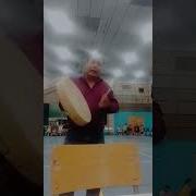Мужик Бьет В Барабан Минута
