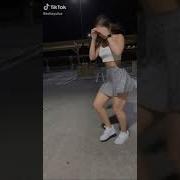 Mini Etekli Liseli Kız Tiktok Muhteşem Da Dans Ediyor Kız Arkadaşları