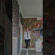 Мальчик Смотрит В Карманы В Кармане Одно Утро