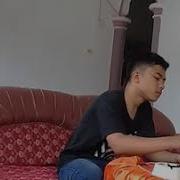 Cowok Ganteng Bingung Mau Ngocok