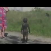 Дети В Грязи Купаются