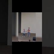 Красивый Дуэт Матери И Дочери