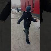 Кидаем Снежки В Окна