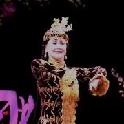 Танцует Зухра Каримова