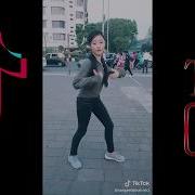 Tik Tok Dancer Girls Traag Papi Tik Tok Dance Challenge