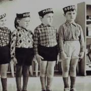 Мама Окна Моет И Зовет Домой Со Двора