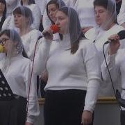 Он Избит Обезображен Умирает На Кресте Песня