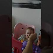 Прикол Ест И Спит