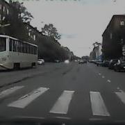 Переведу Бабушку Через Дорогу Помогаю