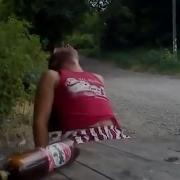 Это Чей Там Паренек Выдает Коленца Не Досталось Бы Ему Осинова Поленца Прикол