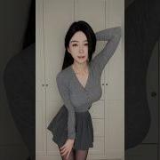 Сексуальная Кореянка Танцует Бедрами