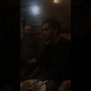 Поёт Король Плащюн