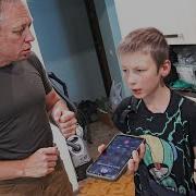 Грифер Послал Учительницу