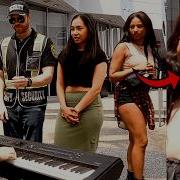 Electronic Keyboard Performance